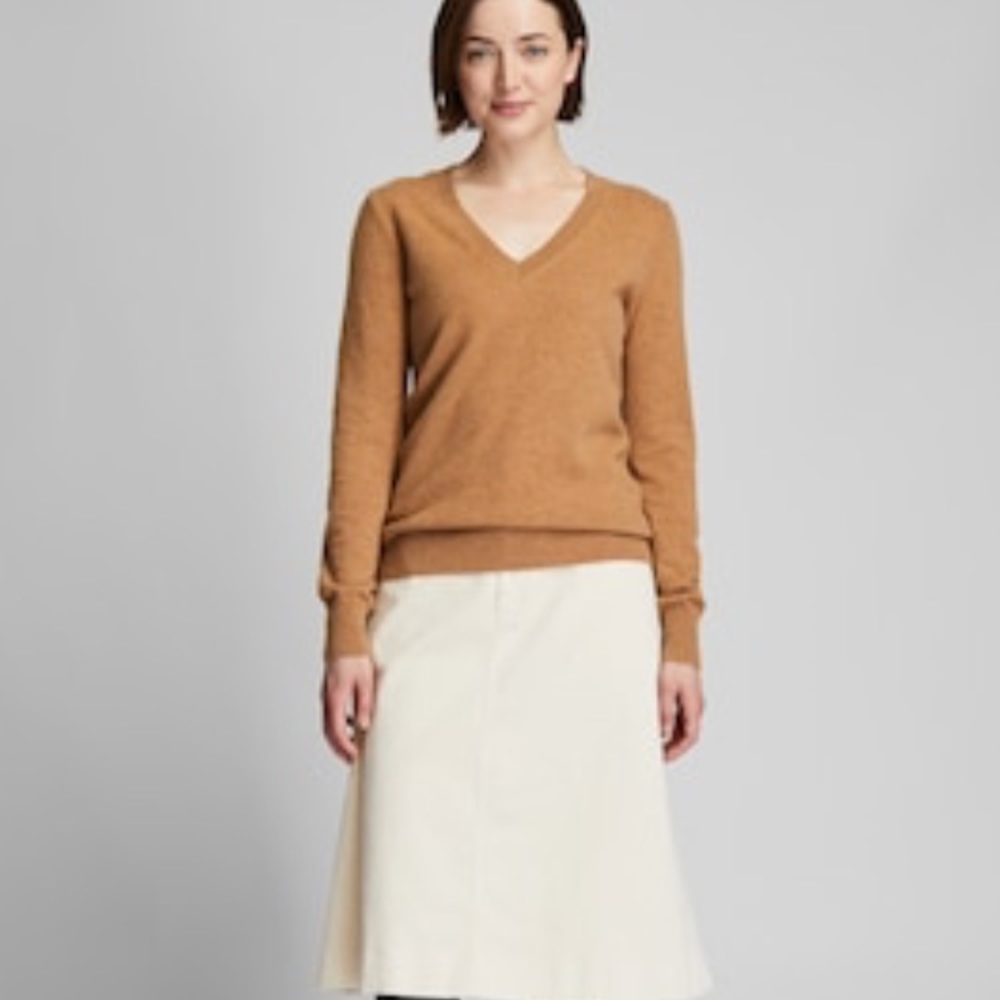 100% cashmere Uniqlo vneck sweater rust pumpkin XS